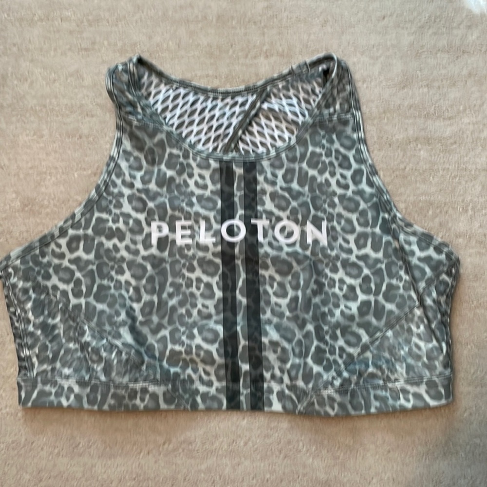 NWOT Peloton sports bra, XL